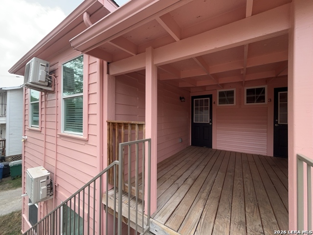 Image 22 of 27 For 1020 French Place W 4