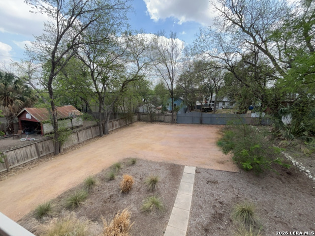 Image 23 of 27 For 1020 French Place W 4