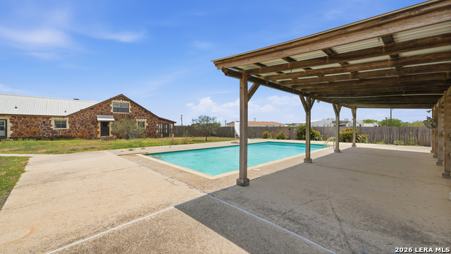 Image 3 of 39 For 1001 Horton Ln