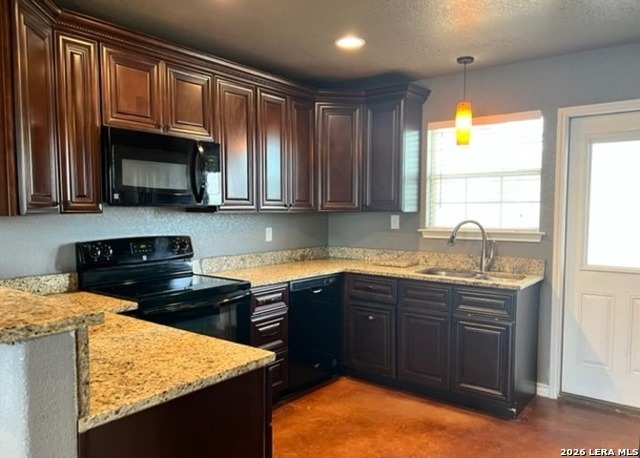 Image 7 of 25 For 429 Quail Hollow Dr