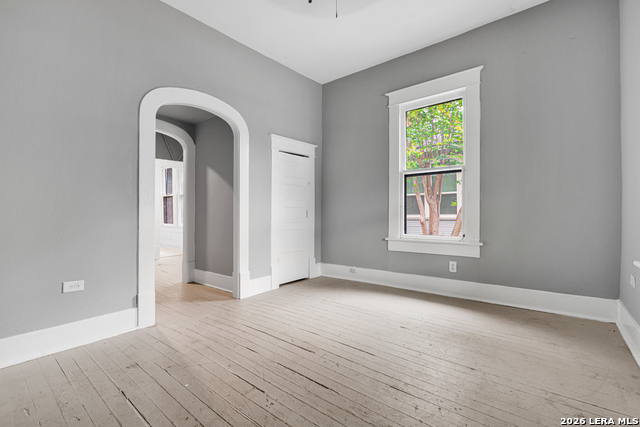 Image 12 of 22 For 427 & 431 Dunning