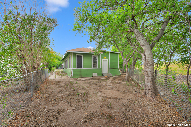 Image 20 of 22 For 427 & 431 Dunning