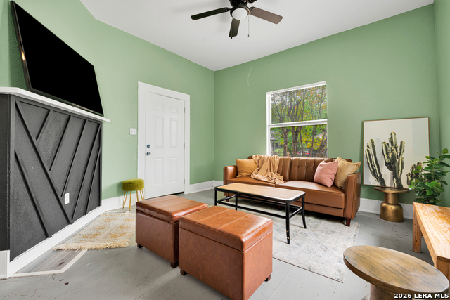 Image 4 of 22 For 427 & 431 Dunning