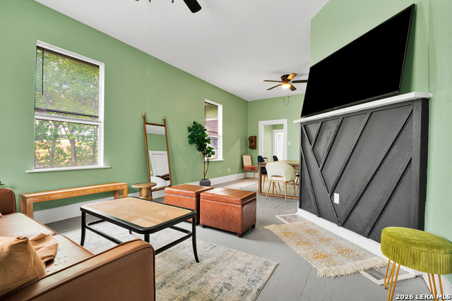 Image 5 of 22 For 427 & 431 Dunning