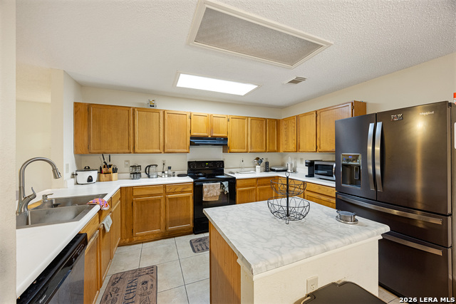 Image 11 of 30 For 6425 Maverick Oak