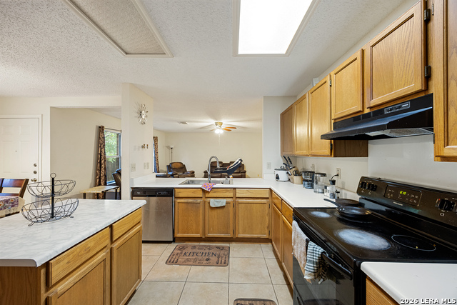 Image 13 of 30 For 6425 Maverick Oak