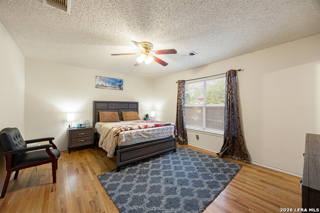 Image 16 of 30 For 6425 Maverick Oak