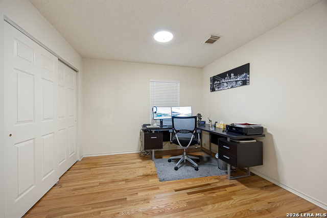 Image 22 of 30 For 6425 Maverick Oak