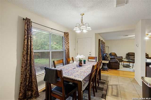 Image 9 of 30 For 6425 Maverick Oak