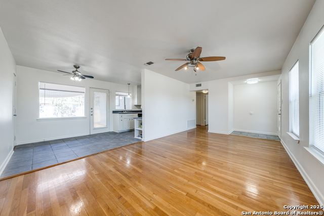 Image 5 of 15 For 415 Robinhood