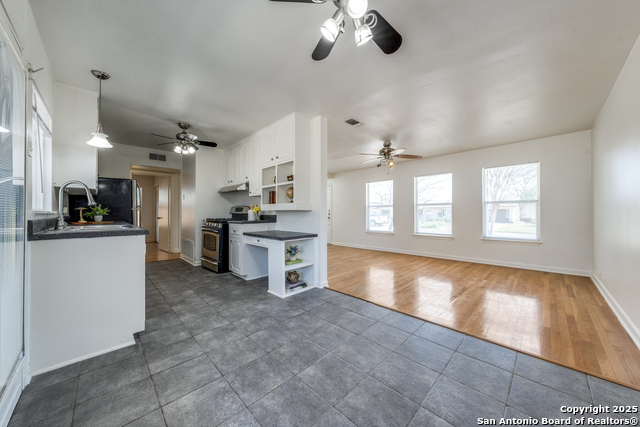 Image 6 of 15 For 415 Robinhood