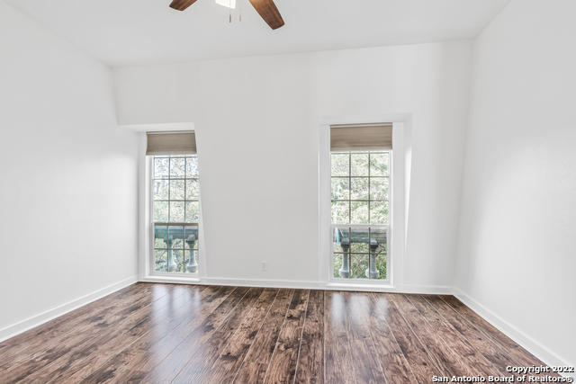 Image 12 of 14 For 7711 Broadway  27c