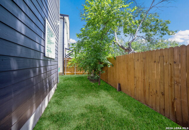 Image 16 of 17 For 1702 Hays  Unit 104