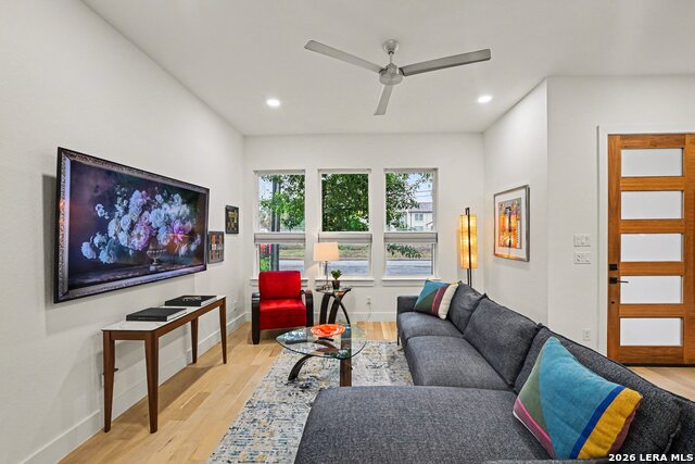 Image 7 of 31 For 719 Eleanor Ave  102