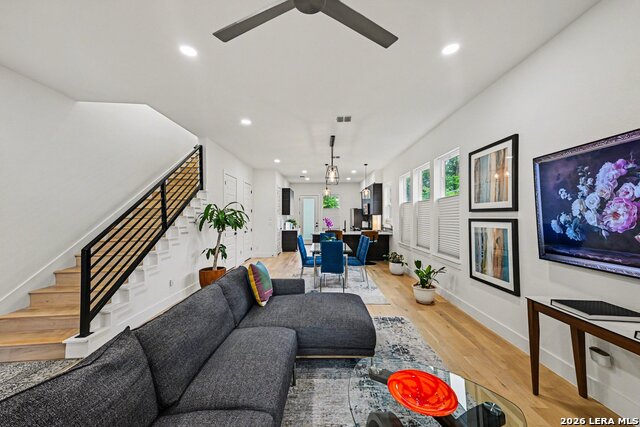 Image 9 of 31 For 719 Eleanor Ave  102