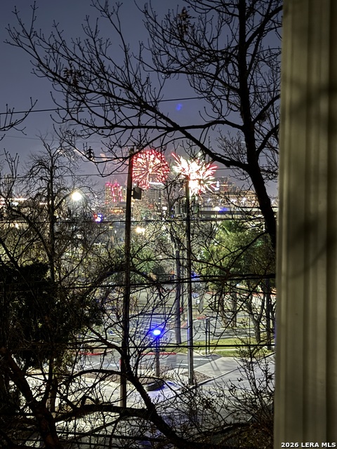 Image 32 of 33 For 305 Ashby Pl W