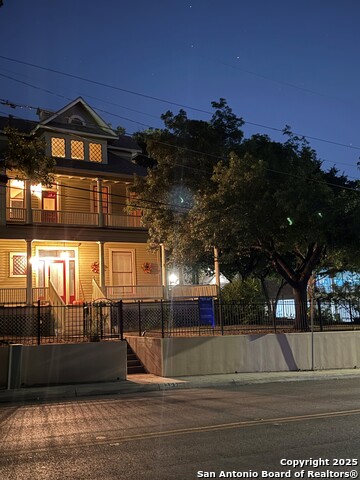 Image 33 of 33 For 305 Ashby Pl W