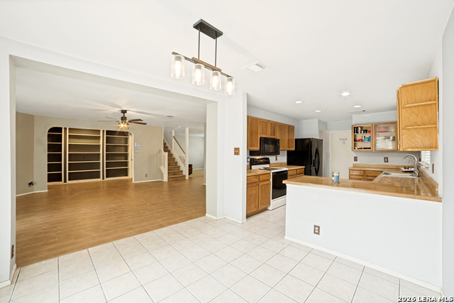 Image 11 of 26 For 9818 Kenbridge Dr