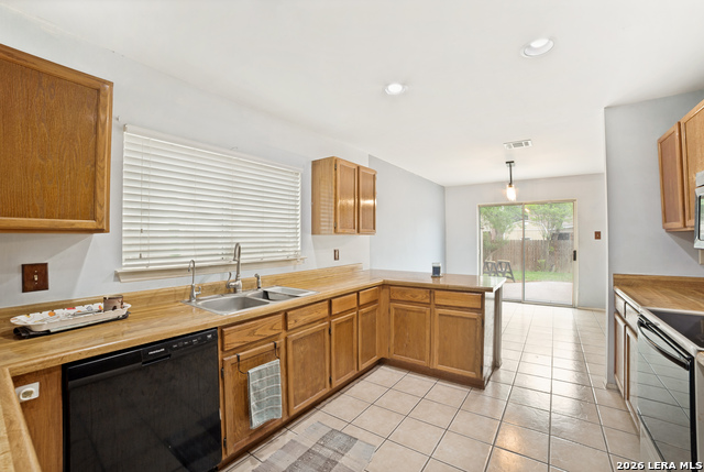 Image 13 of 26 For 9818 Kenbridge Dr