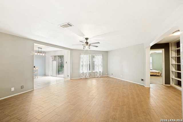 Image 7 of 26 For 9818 Kenbridge Dr