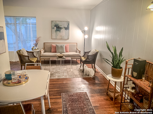 Image 2 of 10 For 902 Chevy Chase Dr  904