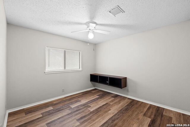 Image 10 of 15 For 2312 Newoak Park