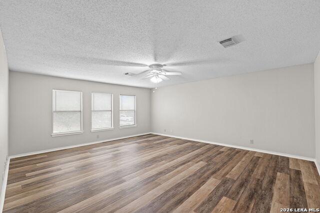 Image 12 of 15 For 2312 Newoak Park