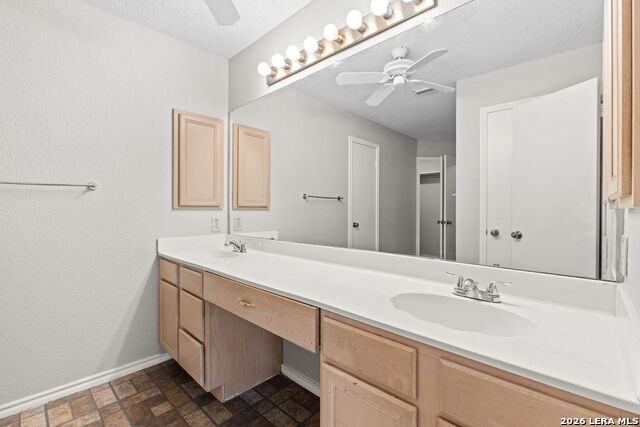 Image 13 of 15 For 2312 Newoak Park