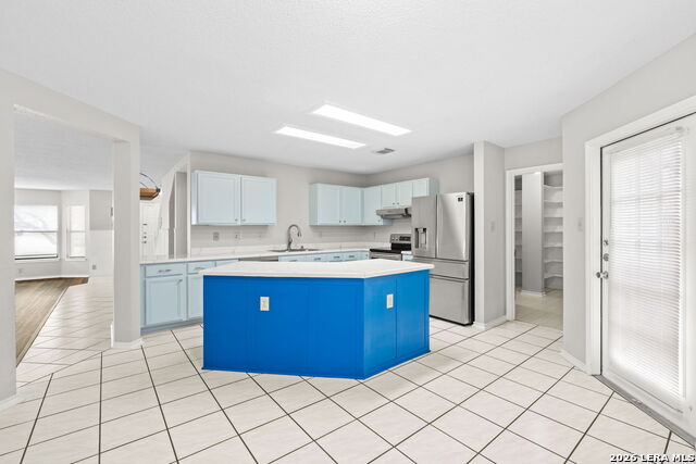 Image 6 of 15 For 2312 Newoak Park