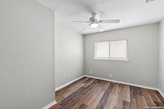 Image 8 of 15 For 2312 Newoak Park