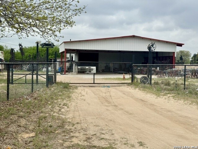 Details for 81 Stevens Rd, Somerset, TX 78069