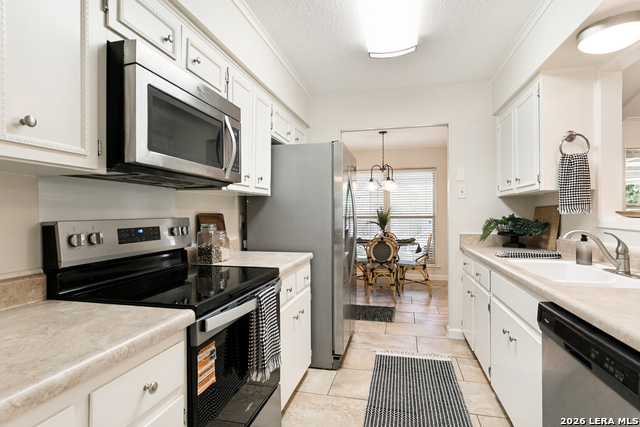 Image 16 of 33 For 10422 Severn Rd