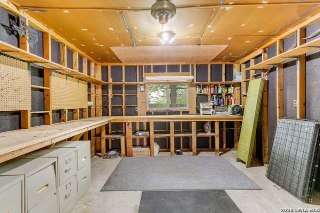 Image 26 of 33 For 10422 Severn Rd