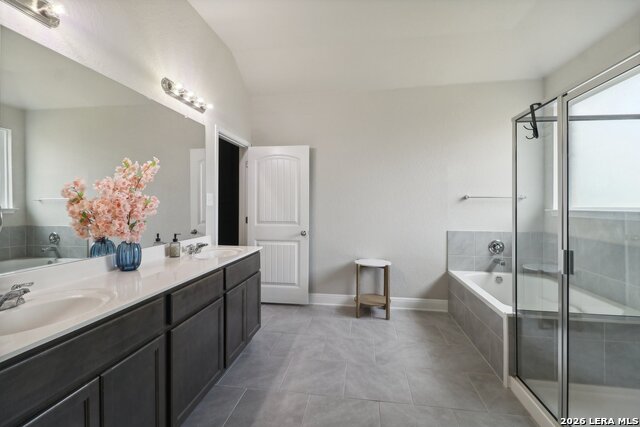 Image 20 of 62 For 13523 Bradford Glen