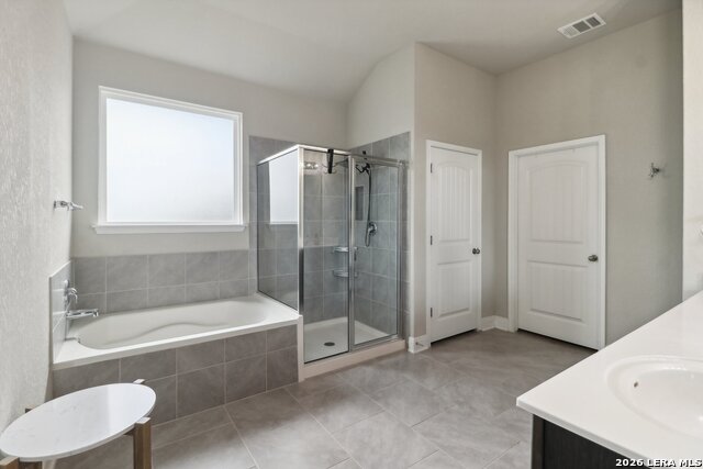 Image 21 of 62 For 13523 Bradford Glen