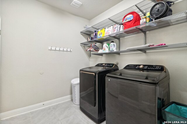 Image 33 of 62 For 13523 Bradford Glen