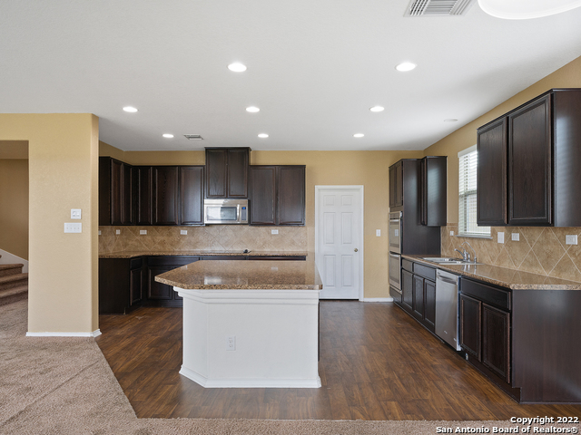 Listing photo id 9 for 127 Bass Ln  