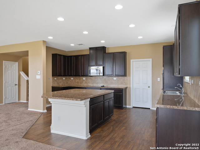 Listing photo id 10 for 127 Bass Ln  