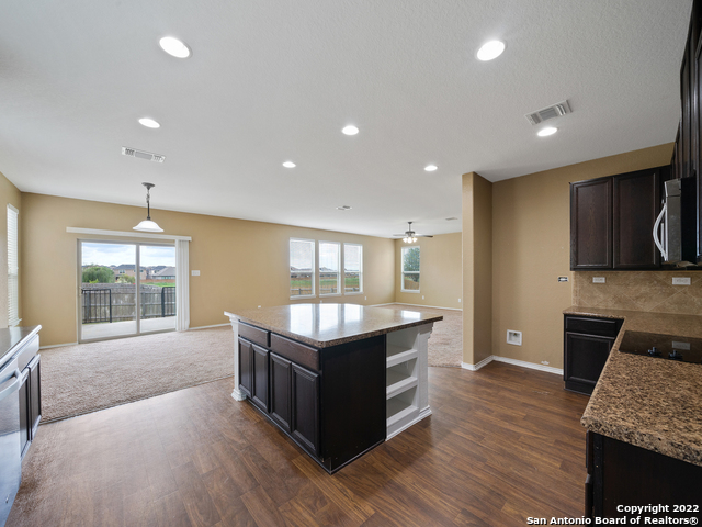 Listing photo id 11 for 127 Bass Ln  