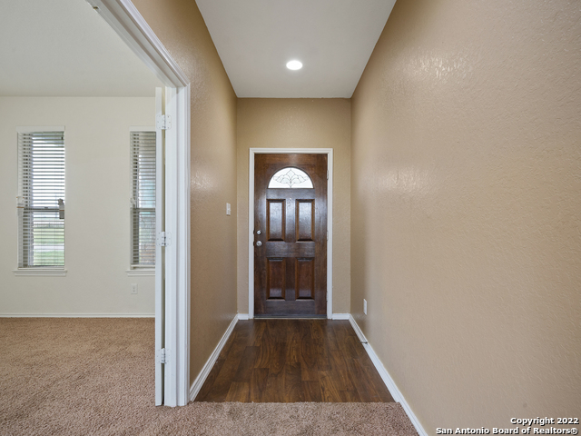 Listing photo id 3 for 127 Bass Ln  