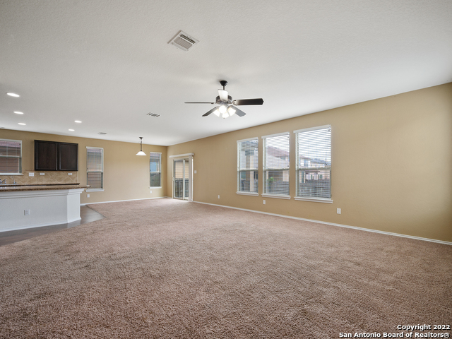 Listing photo id 4 for 127 Bass Ln  