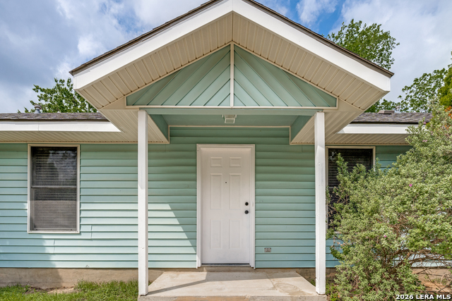 Image 2 of 19 For 2242 Eastman