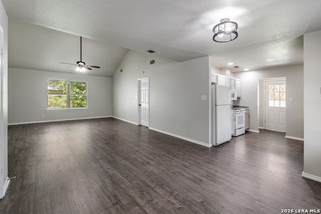 Image 5 of 19 For 2242 Eastman