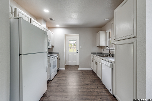 Image 7 of 19 For 2242 Eastman