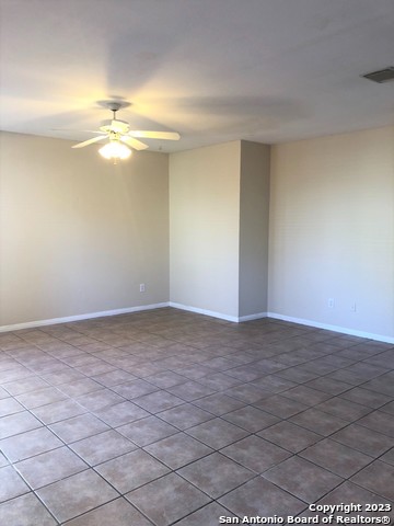 Image 5 of 15 For 6511 Rambling Trail Dr