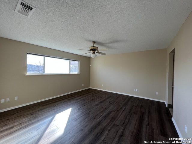 Image 27 of 51 For 119 Cedar Tree Ln