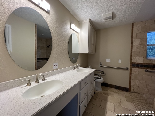 Image 32 of 51 For 119 Cedar Tree Ln