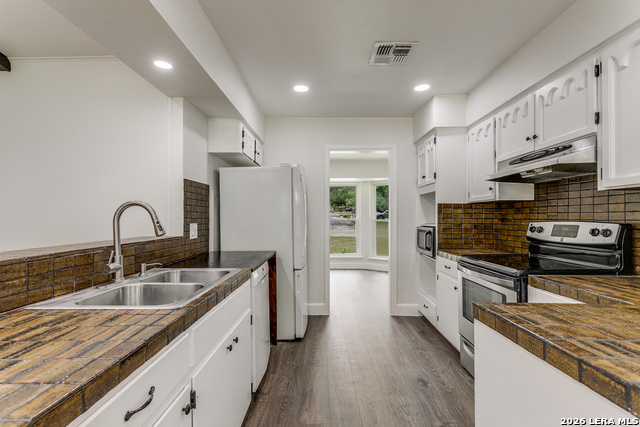 Image 29 of 49 For 1518 Deer Run St