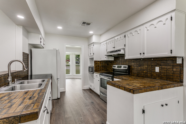 Image 30 of 49 For 1518 Deer Run St