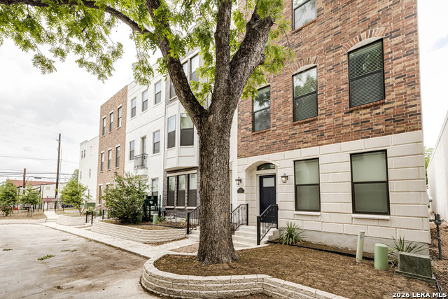 Image 2 of 40 For 144 Cherry St N